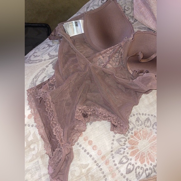 H&M Lace Ruffle Pushup Babydoll Lingerie - Picture 3 of 6